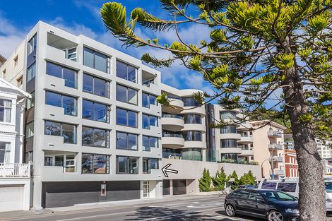 Photo of property in 318 Oriental Parade, Oriental Bay, Wellington, 6011