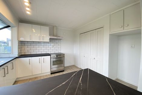 Photo of property in 212 Cambridge Road, Bethlehem, Tauranga, 3110