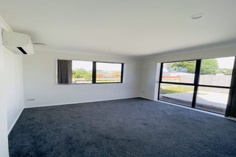 Photo of property in 32b Edinburgh Avenue, Rosehill, Papakura, 2113
