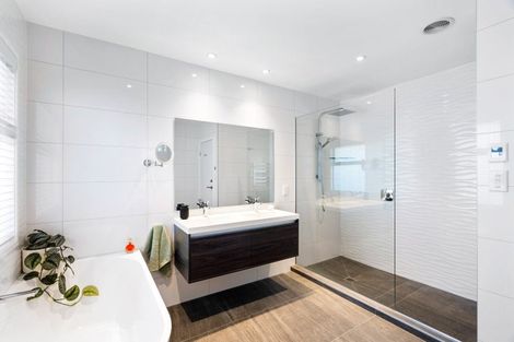 Photo of property in 30 Iona Road, Havelock North, 4130