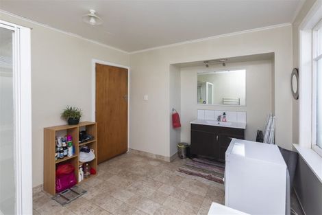 Photo of property in 73 Mcfaddens Road, St Albans, Christchurch, 8052