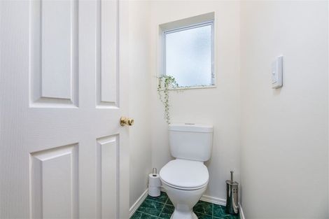 Photo of property in 31 Jubaea Place, Henderson, Auckland, 0610