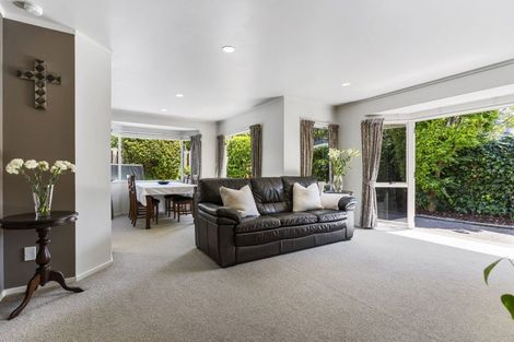 Photo of property in 2/27 Sorrel Crescent, Bucklands Beach, Auckland, 2012