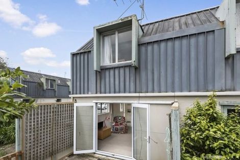 Photo of property in Paddington Apartments, 11/15 Mckinley Crescent, Brooklyn, Wellington, 6021