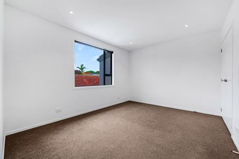 Photo of property in 37c Tawhiri Road, One Tree Hill, Auckland, 1061