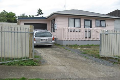 Photo of property in 3 Farnborough Crescent, Mangere, Auckland, 2022