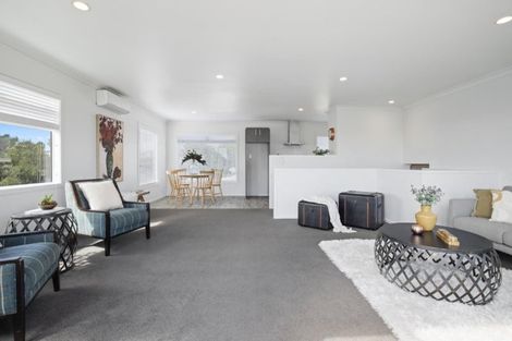 Photo of property in 11 Crispe Road, Clarks Beach, 2122