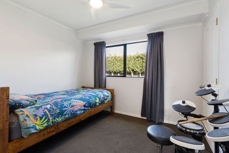 Photo of property in 10 Cairns Crescent, Rototuna, Hamilton, 3210
