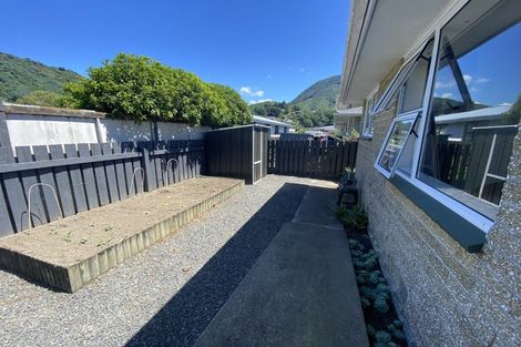 Photo of property in 18b Nelson Square, Picton, 7220