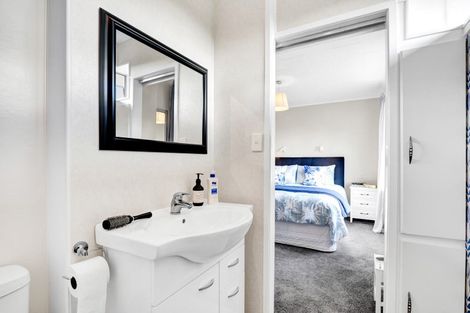 Photo of property in 15 Leon Place, Waitara, 4320