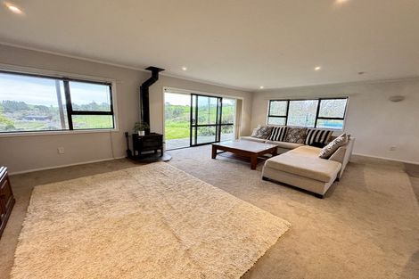 Photo of property in 1435 Old North Road, Helensville, 0875
