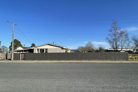 Photo of property in 3 Cowper Street, Milton, 9220