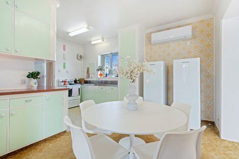 Photo of property in 39 Coates Street, Tawa, Wellington, 5028