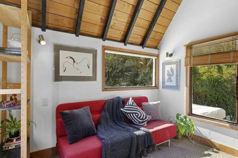 Photo of property in 22 Rakeiora Grove, Korokoro, Lower Hutt, 5012