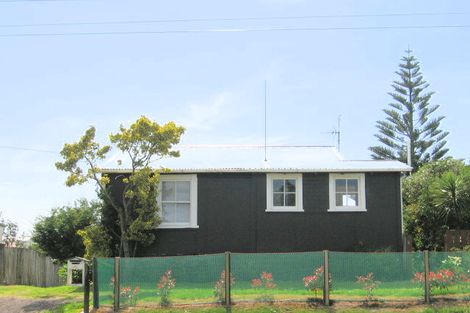 Photo of property in 1215 Papamoa Beach Road, Papamoa Beach, Papamoa, 3118