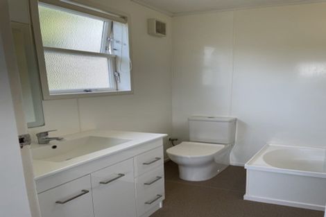 Photo of property in 2/12 Norna Crescent, Kelburn, Wellington, 6012