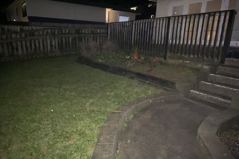 Photo of property in 1/158 Newlands Road, Newlands, Wellington, 6037