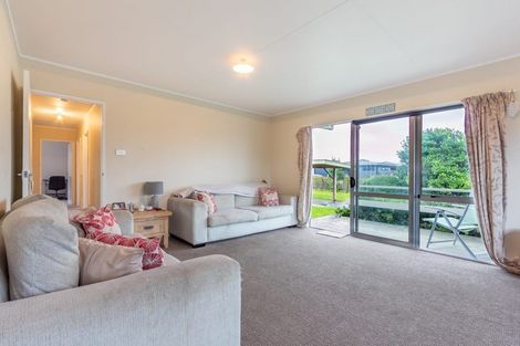 Photo of property in 9 Desmond Place, Bell Block, New Plymouth, 4312