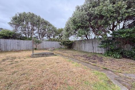Photo of property in 105 Onepu Road, Lyall Bay, Wellington, 6022