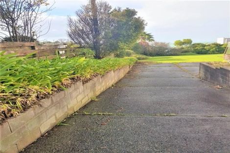 Photo of property in 15 Scarboro Terrace, Murrays Bay, Auckland, 0630