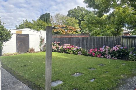 Photo of property in 2/96 Hinau Street, Riccarton, Christchurch, 8041