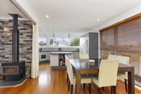 Photo of property in 43 Knightsbridge Drive, Forrest Hill, Auckland, 0620