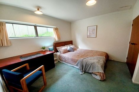 Photo of property in 30 Florence Daly Place, Mount Roskill, Auckland, 1041