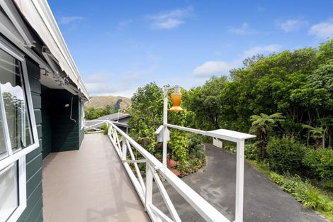 Photo of property in 15b Kakariki Grove, Waikanae, 5036