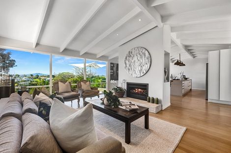 Photo of property in 32 Seaview Avenue, Northcote, Auckland, 0627