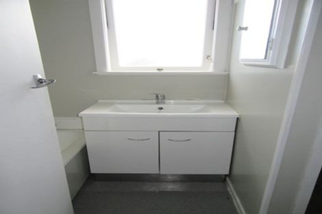 Photo of property in 9 Clayton Road, Manurewa, Auckland, 2102