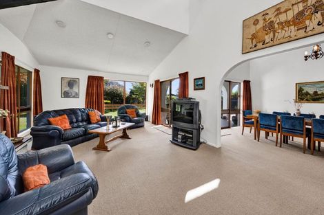 Photo of property in 116 Weraroa Road, Waverley, 4510