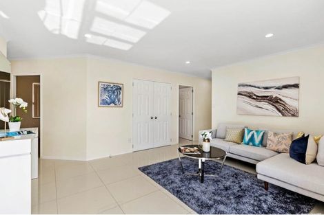 Photo of property in 12 Mt Lebanon Crescent, The Gardens, Auckland, 2105