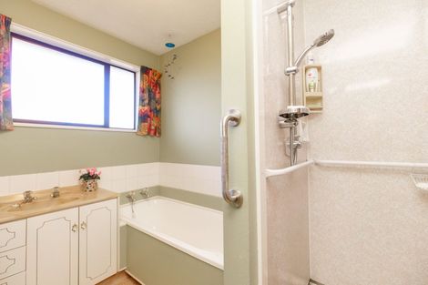 Photo of property in 2/127 Reynolds Avenue, Bishopdale, Christchurch, 8053