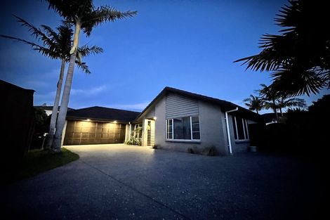 Photo of property in 5 Alvre Place, Flat Bush, Auckland, 2016