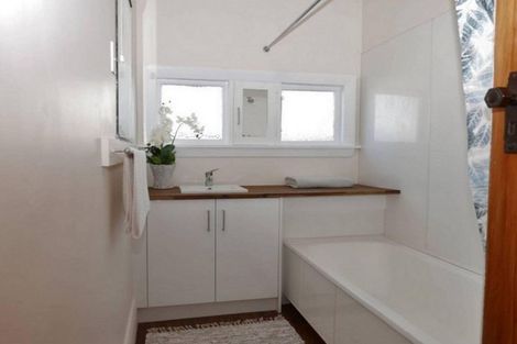 Photo of property in 8 Freyberg Avenue, Riccarton, Christchurch, 8011