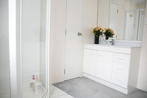 Photo of property in 1/45 Clevedon Road, Papakura, 2110