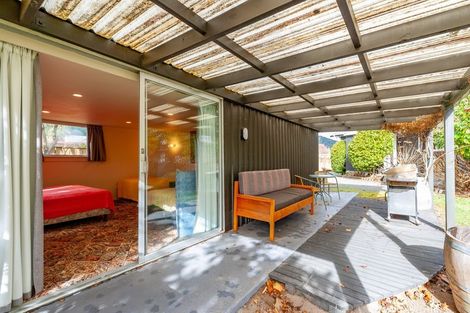 Photo of property in 6 Irwin Place, Kinloch, Taupo, 3377