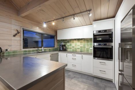 Photo of property in 5 Kohutuhutu Road, Raumati Beach, Paraparaumu, 5032