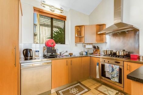 Photo of property in 12 Hall Avenue, Newtown, Wellington, 6021