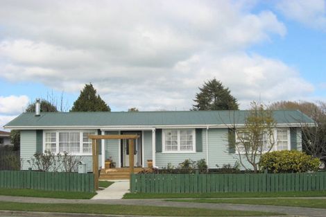 Photo of property in 6 Puriri Crescent, Edgecumbe, 3120