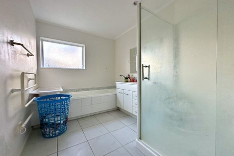 Photo of property in 22 Millstream Drive, Henderson, Auckland, 0610