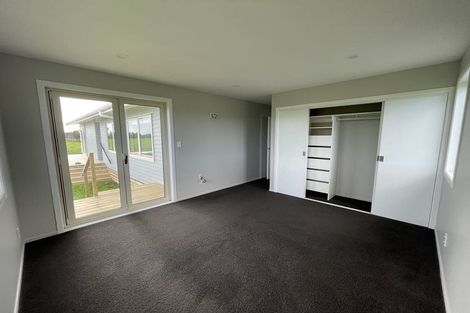 Photo of property in 32 Canal Road West, Waitakaruru, Ngatea, 3576