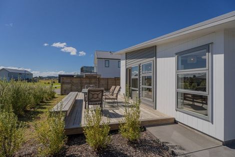 Photo of property in 8 Ngaroma Crescent, Whitianga, 3510