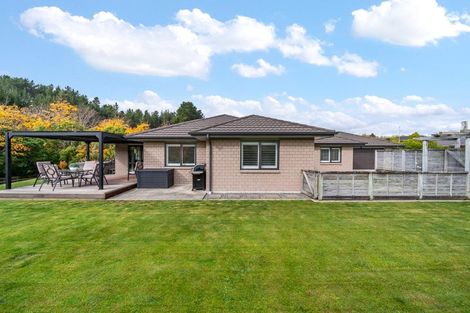 Photo of property in 17 Opal Avenue, Timberlea, Upper Hutt, 5018