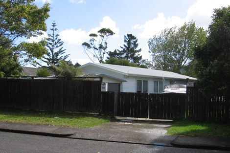 Photo of property in 93 Riverpark Crescent, Henderson, Auckland, 0610