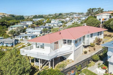 Photo of property in 18 Jane Grove, Paparangi, Wellington, 6037