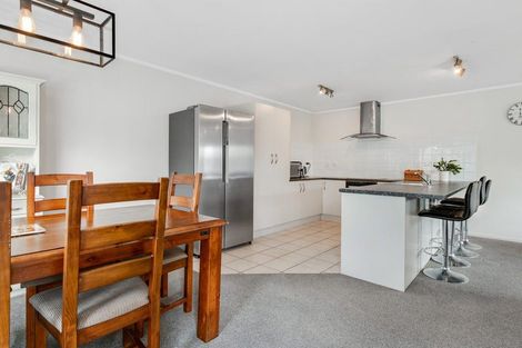 Photo of property in 13b Vipond Road, Stanmore Bay, Whangaparaoa, 0932