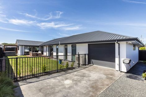 Photo of property in 12 Salkeld Place, Woodend, 7610