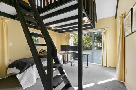 Photo of property in 39 Homewood Crescent, Karori, Wellington, 6012