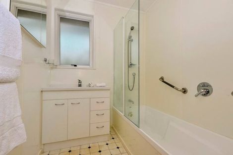 Photo of property in 1/36 Masterton Road, Rothesay Bay, Auckland, 0630